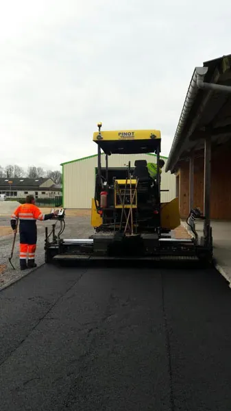 Travaux d'enrobage et de surfaçage
