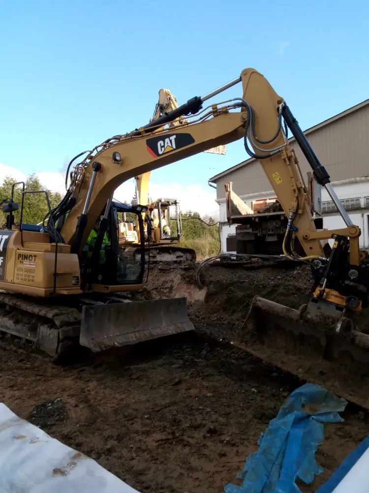 Pelle à chenilles souples de 6 tonnes avec Rototilt
